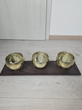 ✨ Deko-Set aus goldenen Glaskugeln & Holzplatte