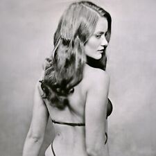 AJ BARNES - Bondage-Mädchen &