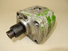 Hydraulikpumpe von Bosch (nicht geprüft) vom John Deere Lanz 200 Traktor