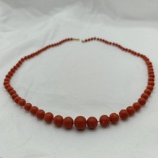 Lange Halskette aus Korallenperlen | vergoldeter Verschluss , Antik - 34  Gramm 