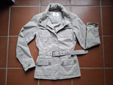 schöner leichter Regenmantel