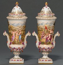 Ein Paar Capodimonte Vasen &