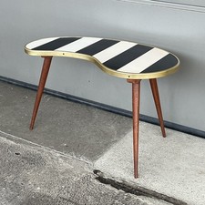 zauberhafter DDR Blumenhocker Nierentisch Strahlen Schwarz Weiß