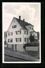 Foto-AK Leonberg / Württ., Großes Wohnhaus mit Wintergarten um 1940 1940 