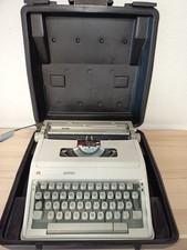 Triumph Adler Junior Schreibmaschine mit Hartschalenkoffer