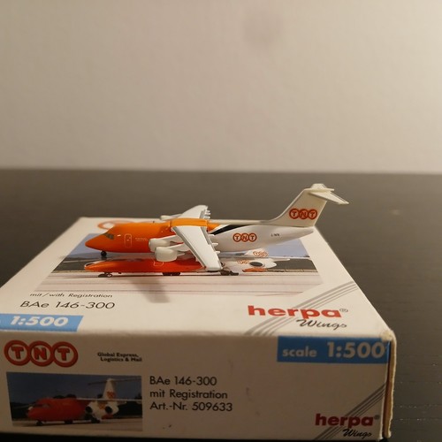 500 herpa wings tnt bae - 1:500,