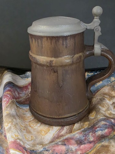 Rustikaler bierkrug mit - rustikaler,