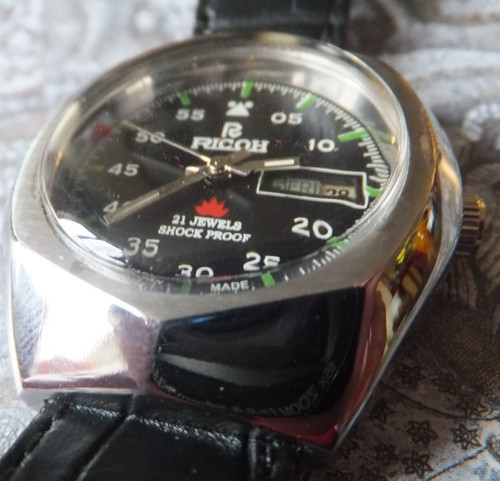 Black field dial - field, 37mm