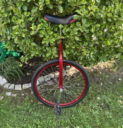 Einrad mit pedalen rot und - mit,