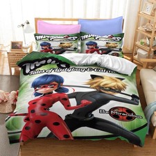 Roter Marienkäfer Superheldin