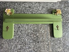 WandGarderobe Regal grün mit ZieMessingHaken Holz ShabbyChic board Retro Vintage