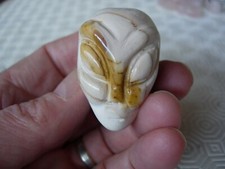  alien head star being yellow