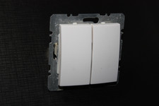 Berker S.1 B.3 B.7 Serien Schalter mit Wippe in polarweiß glänzend