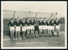 Foto 17x13cm Handballmannschaft Sport-Club Münster 08 aufgestellt vorm Tor 1928