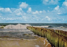 Meeresbrandung an einer Buhne ngl F3901