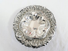 Museale Zierschale auf Fuß