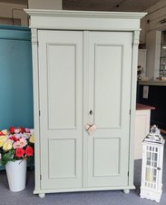 Schrank Kleiderschrank