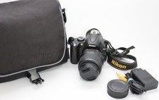 Nikon D5000 Digitalkamera mit