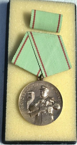 Ddr orden medaille kästchen - ddr,