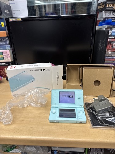 Nintendo lite handheld - ds,