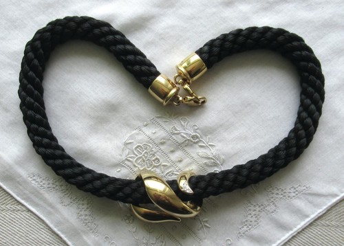 Collier schwarze - -,