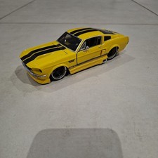 Modellautos 1:24 Maisto Custom