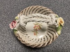 altes Porzellan - Körbchen, Korb mit Henkel made in Italy