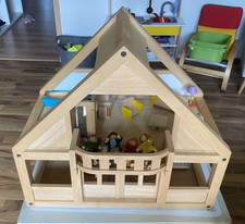 Plantoys Holz Puppenhaus - Mein erstes Puppenhaus mit Zubehör