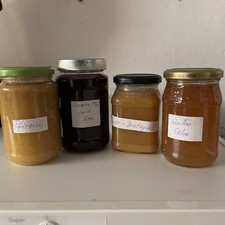 4 Gläser Marmelade /Gelee Von