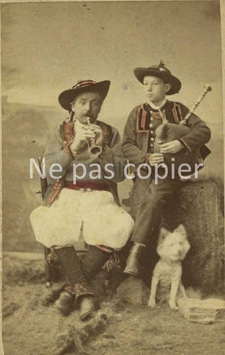 Sonneurs bretons ploaré - sonneurs, um