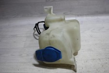 Wischwasserbehälter mit Pumpe