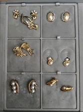 Ohrclips und Brosche mit Perlen Konvolut