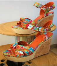 ? Bunte Keilsandaletten mit Korkabsatz von MARC Shoes – Gr. 39 ?