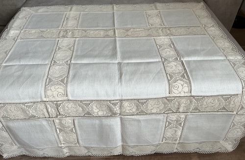 ältere tischdecke mit - Ältere,