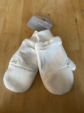 Paar weiche handschuhe in - 1,