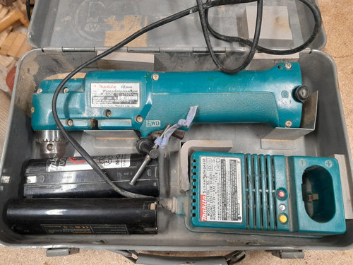 Makita akku winkelbohrmaschine - makita,