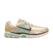 Nike Zoom Vomero 5 Team Gold