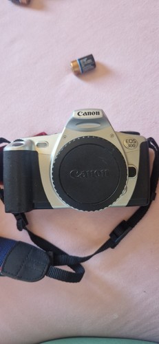 Canon eos 300 35mm slr - eos,