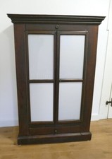 Antiker Vitrine Schrank, massiv, vermutlich Kirschbaum dunkel gebeizt & lackiert