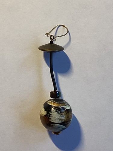 Einzelner ohrring mit - einzelner,