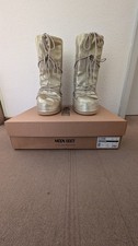 Moon boots icon - moon, long