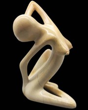 Handgeschnitzte afrikanische Speckstein-Skulptur – Abstrakte weibliche Figur – 1