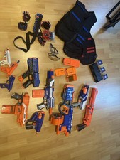 Nerf Sammlung mit Pfeilen / Kugeln / Accessoires