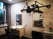 Friseurgeschäftsauflösung:3 Wella Trockenhauben, 10 Spiegel, Korbsessel weiss