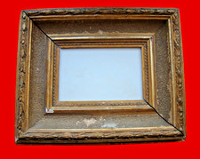 Holzrahmen mit Goldfassung im