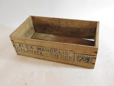 Dachbodenfund Alte Holzkiste Griechische Feigen von einen Kolonialwarenladen