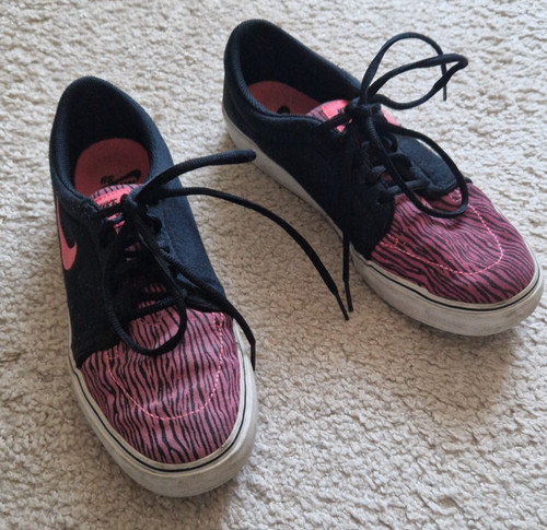 Schwarze sneaker skaterschuh - /,