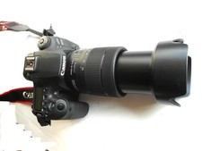 Canon EOS 90 D mit Objektiv 18-135 mm