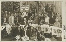 Frauen mit Nähmaschinen