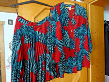 Kostüm, Faltenrock, Blusenjacke , Sommerkostüm, rot/schwarz/dunkelgrün Gr.44